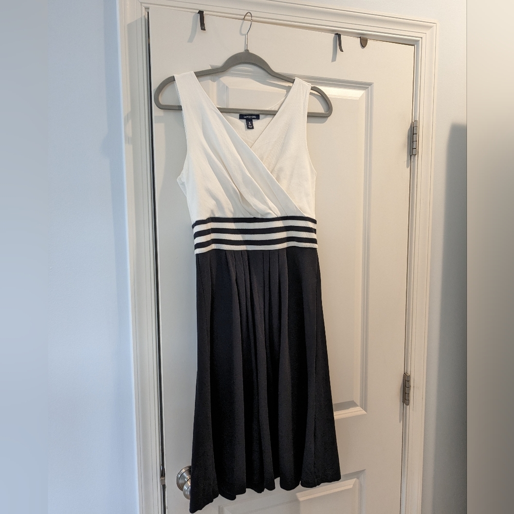 Lands' End black and white sleeveless knit dress, size small (6-8)